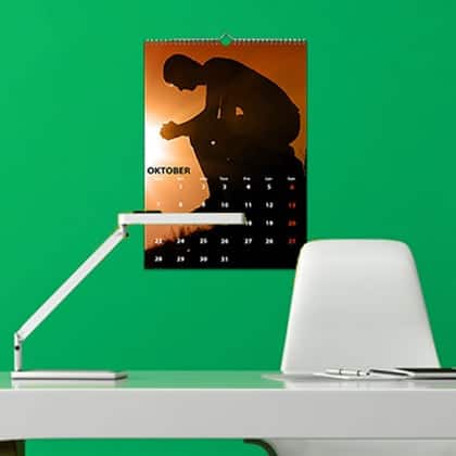 Fotokalender på væg